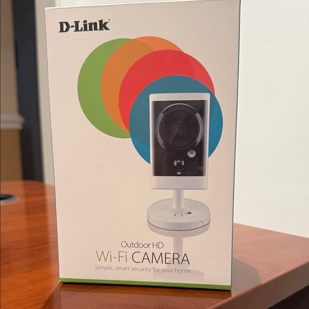 D-Link White Outdoor Wi-Fi Camera